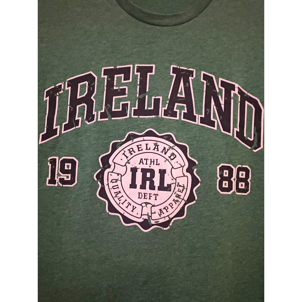 Ireland Logo Graphic Tee Mens M Green Cotton Knit Crew Neck Short Sleeve